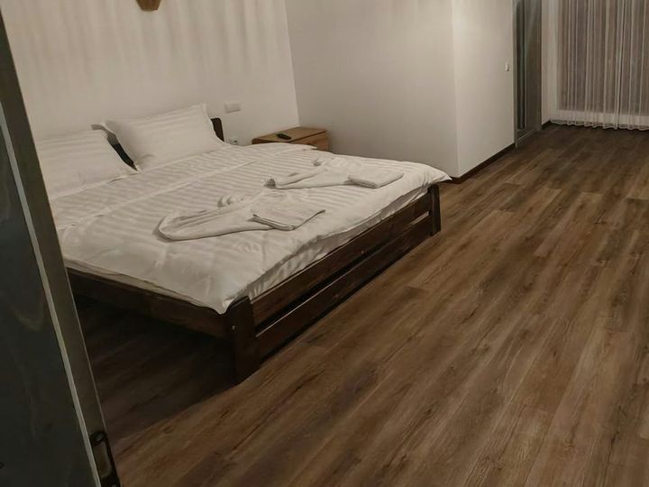 6 dormitoare – cu pat dublu